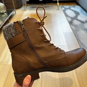 Steve Madden brown boots with faux fur lining